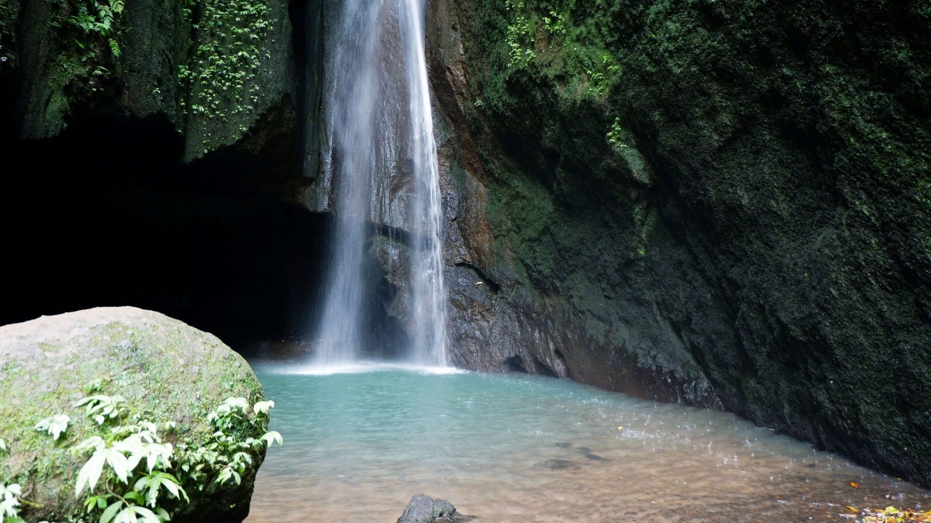 2621032022-3-Spot-foto-menarik-di-Air-Terjun-Leke-Leke-di-Bali-yang-sunyi-dan-indah-di-tengah-hutan-Tabanan-Good-News-From-Indonesia