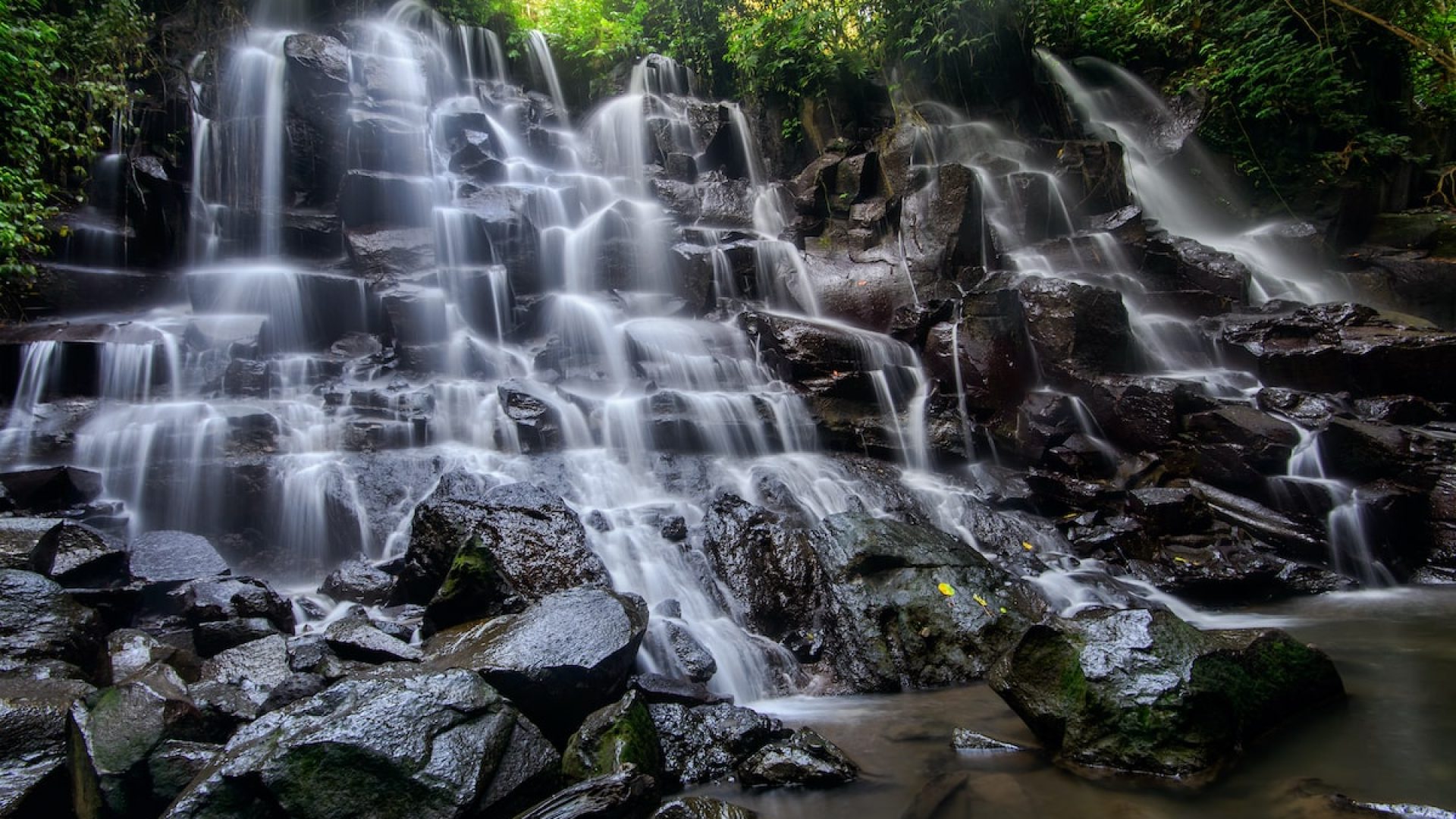 nikmati-pesona-kanto-lampo-air-terjun-berundak-instagramable-di-bali-aNcNhEn6O7